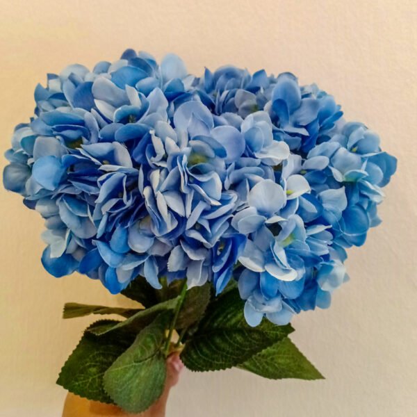 Lite-Blue-Hydrangea