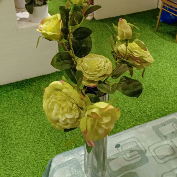 APR502L Prickly Roses Green